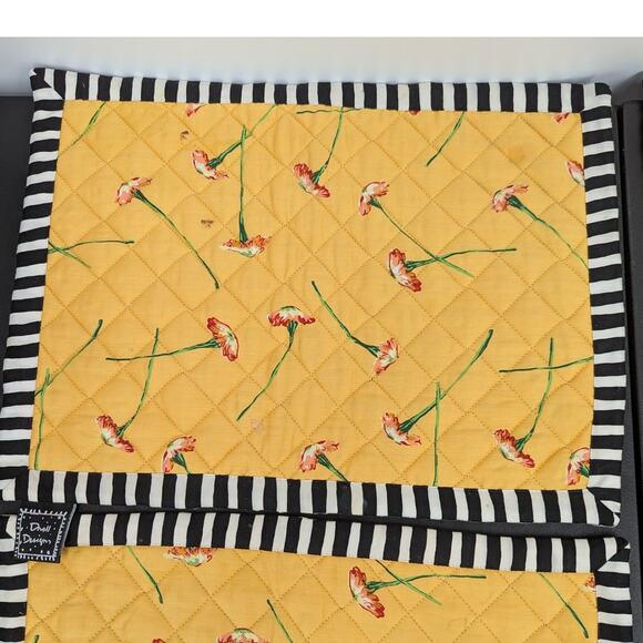 Droll Designs Quilted Placemats Set of 4 Yellow Floral Black Stripe 100% Cotton - Picture 5 of 12